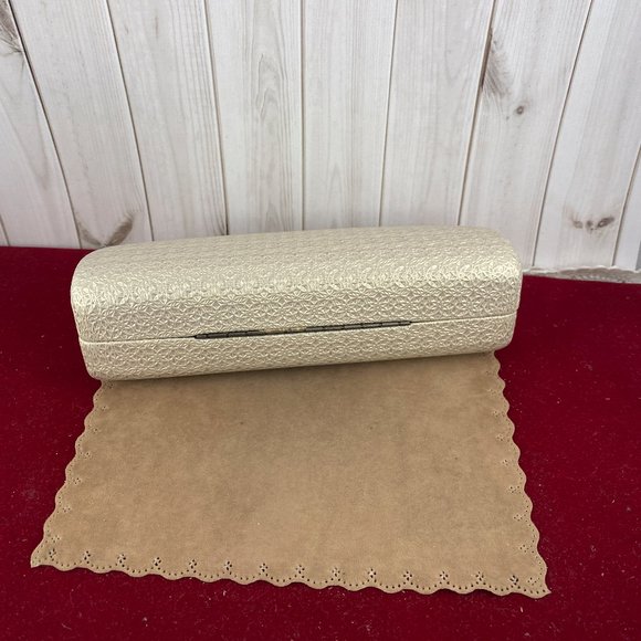 Helium Paris Ivory-Golden Clam Shell Eyeglasses Case - Picture 6 of 6